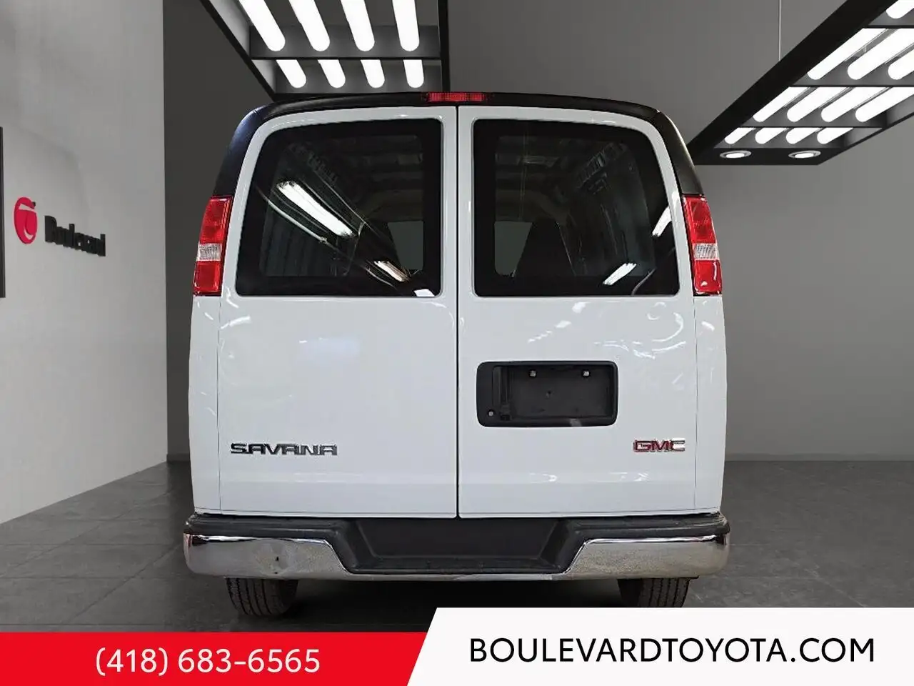 GMC Savana снимка GMC Savana