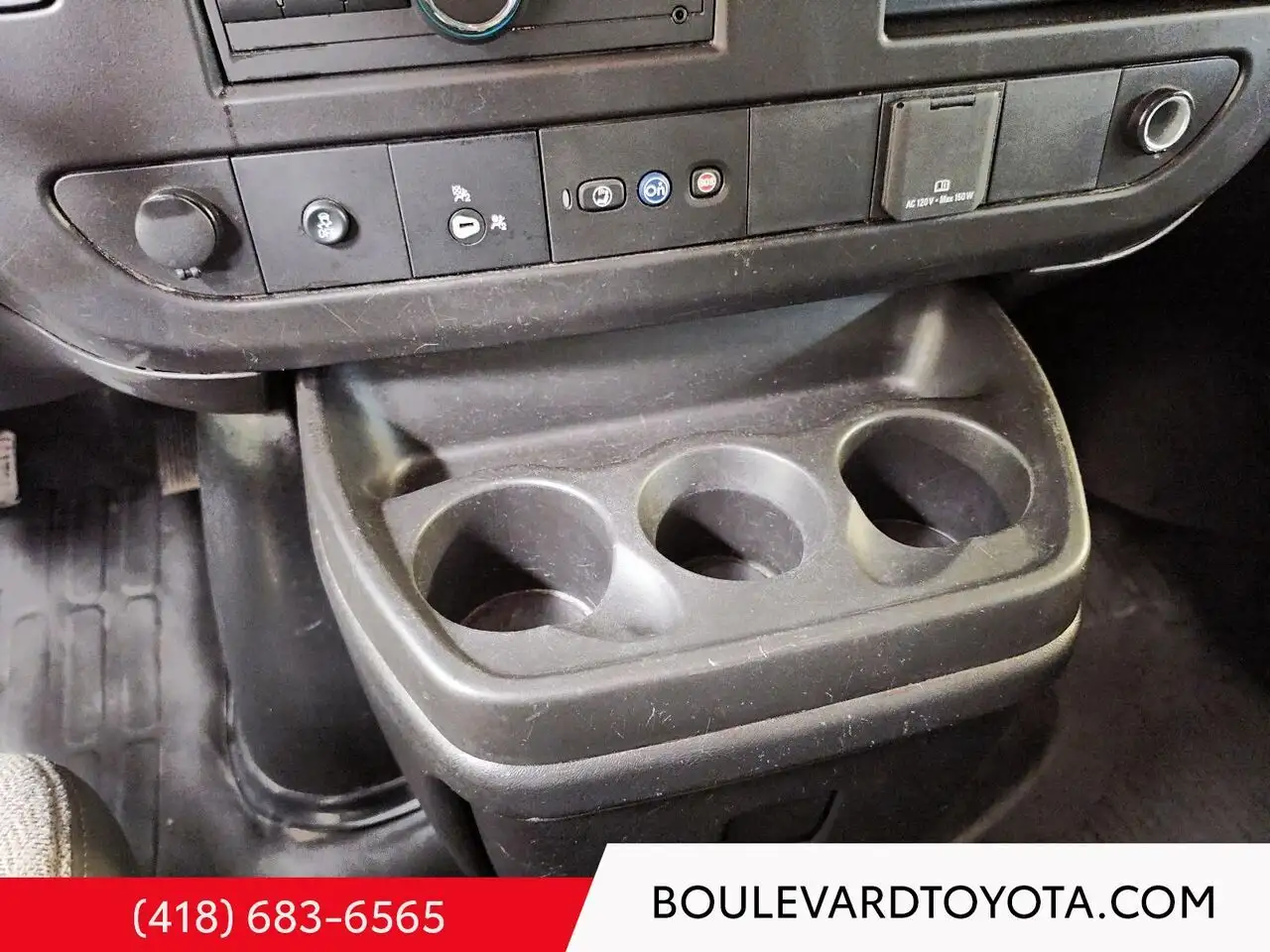 GMC Savana снимка GMC Savana