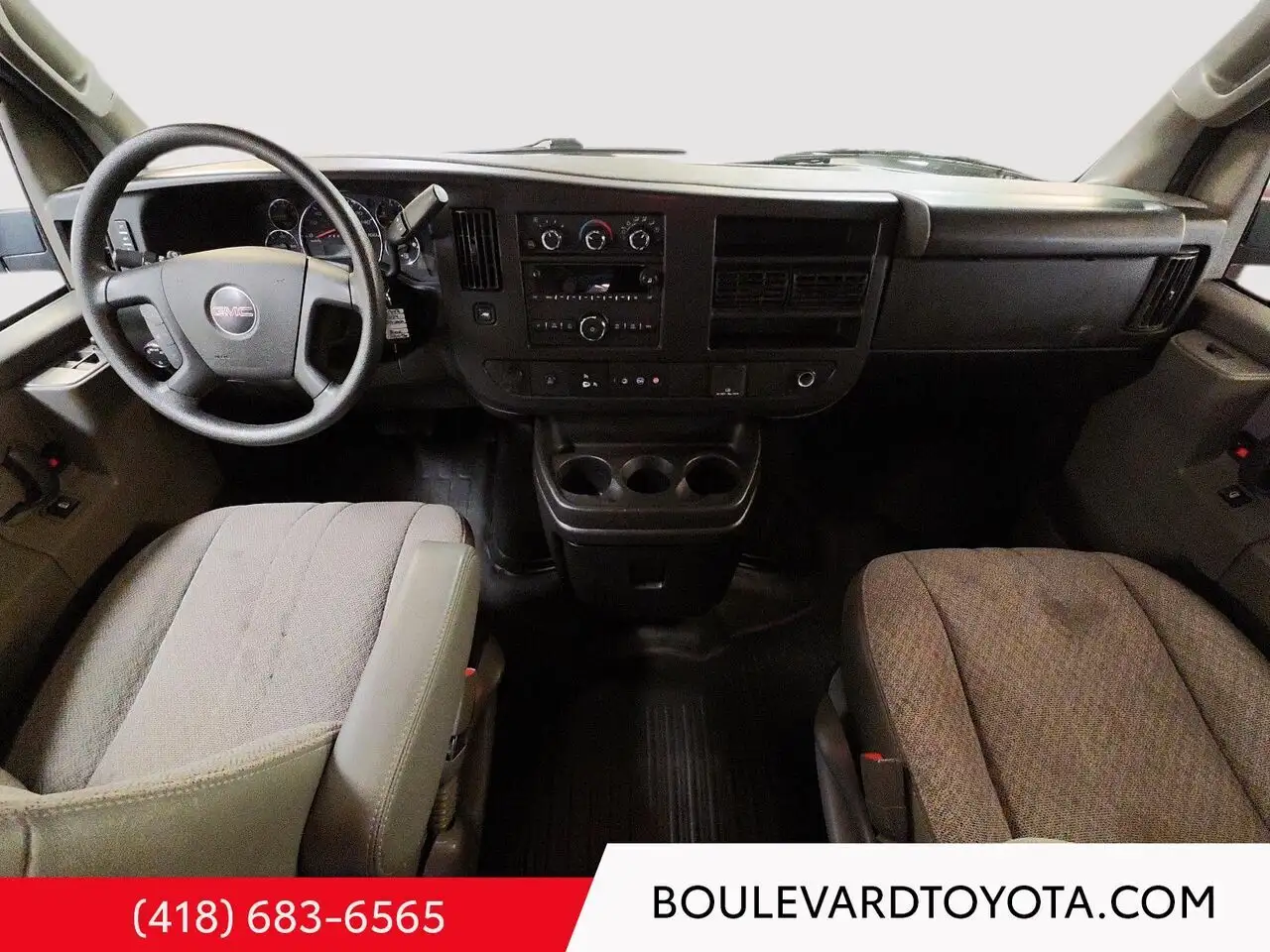 GMC Savana снимка GMC Savana