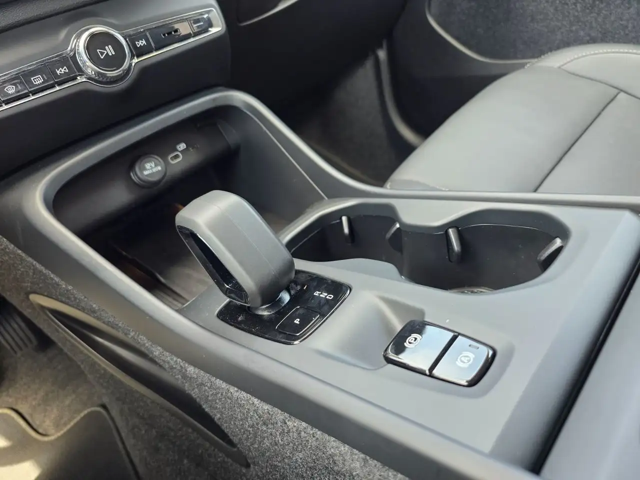 Volvo XC40 снимка Volvo XC40
