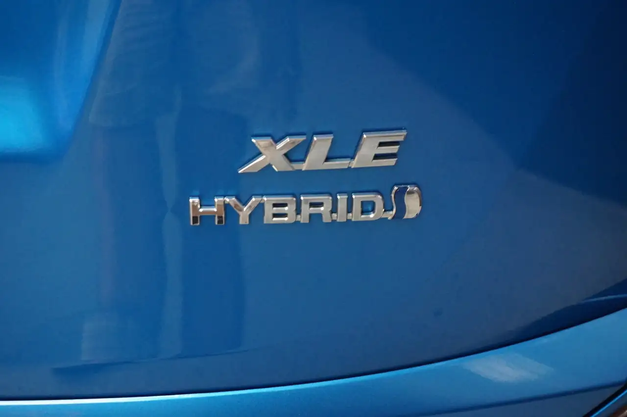 Toyota RAV 4 снимка Toyota RAV 4