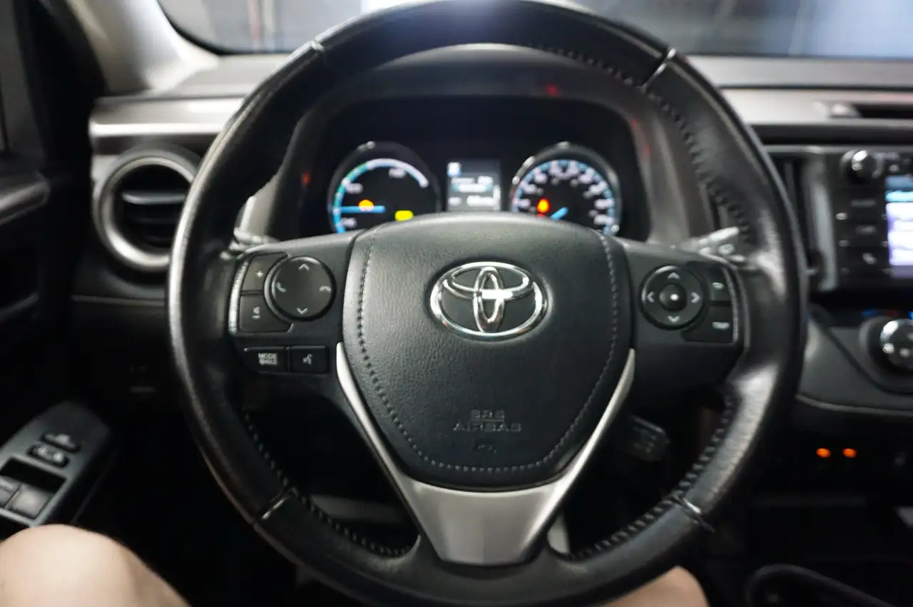 Toyota RAV 4 снимка Toyota RAV 4