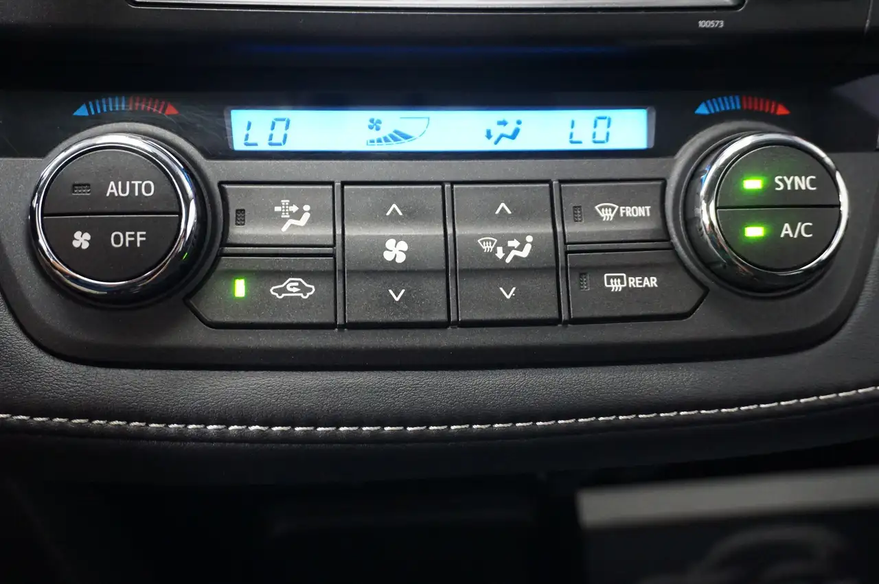 Toyota RAV 4 снимка Toyota RAV 4