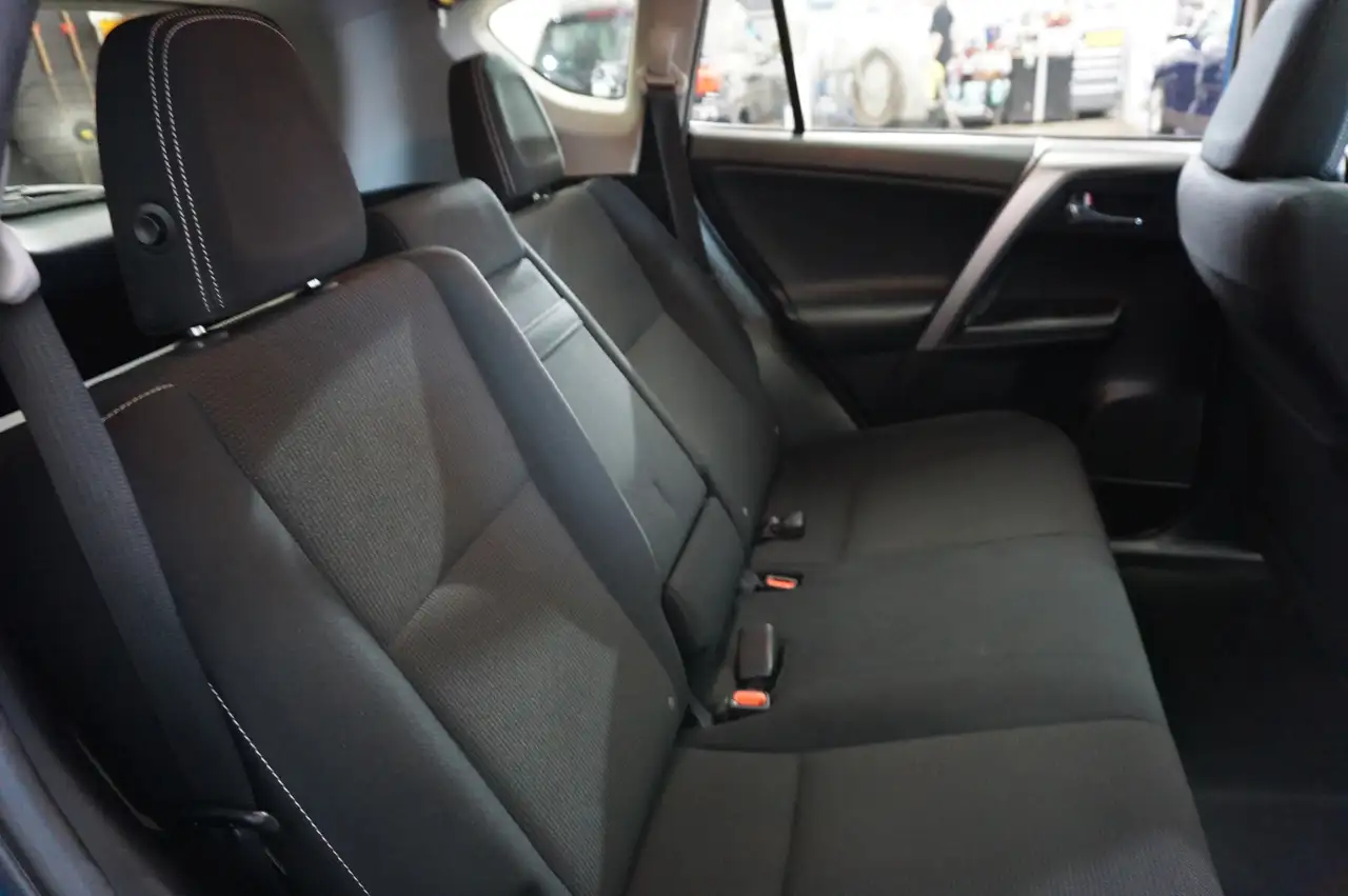 Toyota RAV 4 снимка Toyota RAV 4