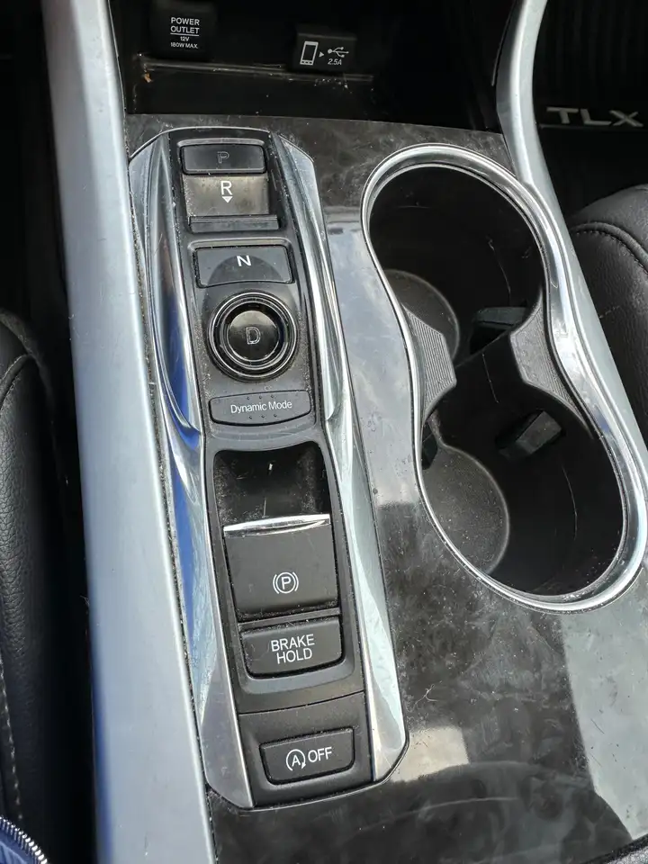 Acura TLX снимка Acura TLX
