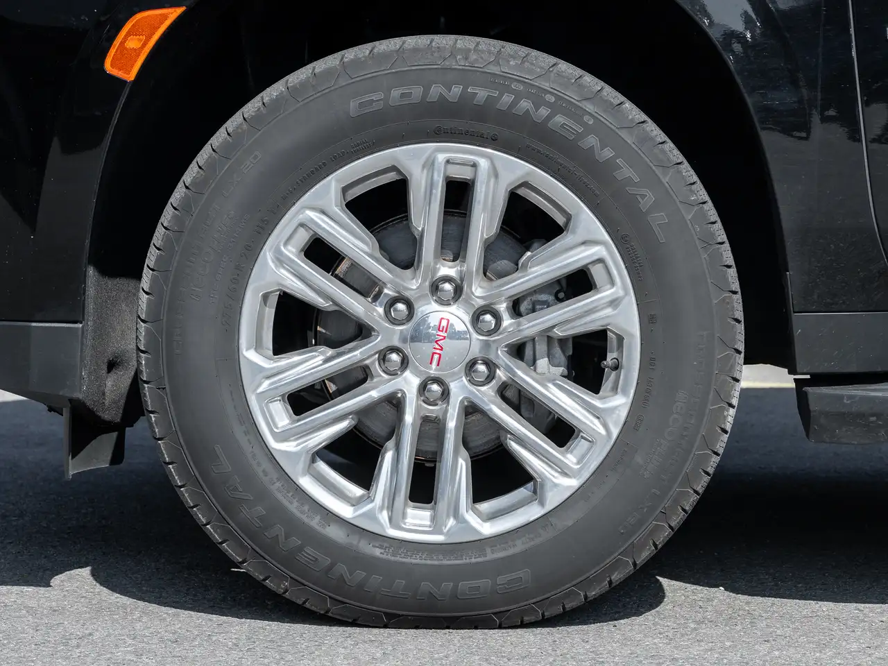GMC Yukon photo GMC Yukon