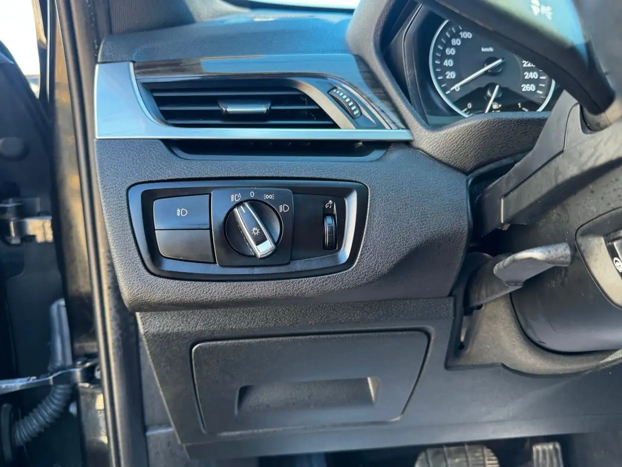 BMW X1 снимка BMW X1