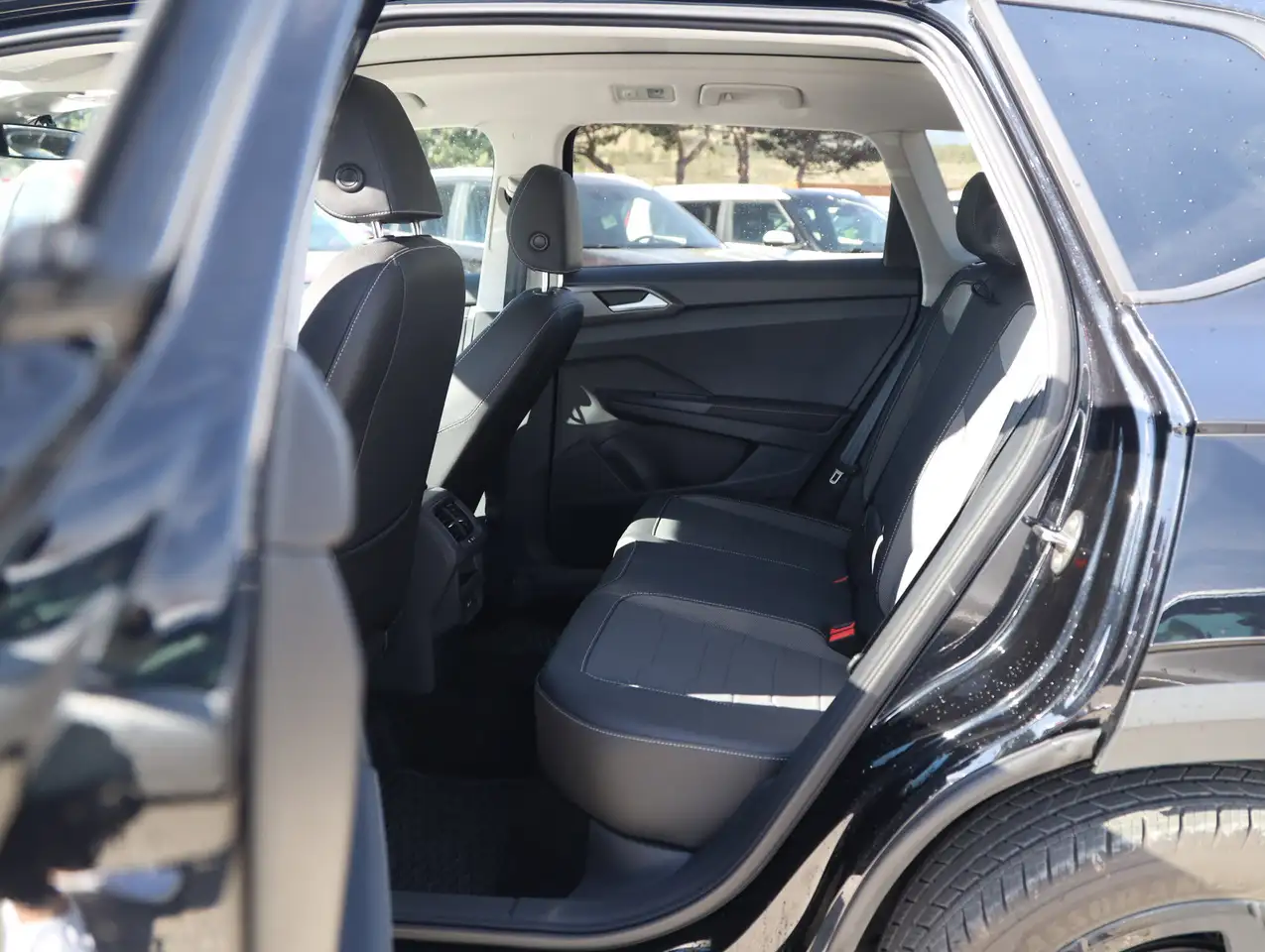 Volkswagen Taos снимка Volkswagen Taos
