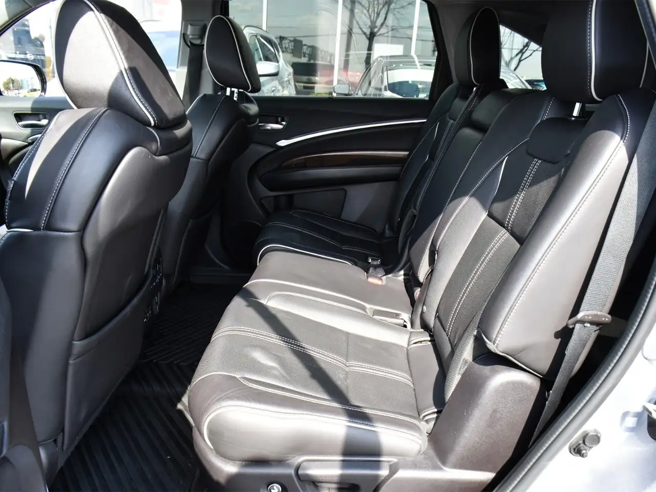 Acura MDX снимка Acura MDX