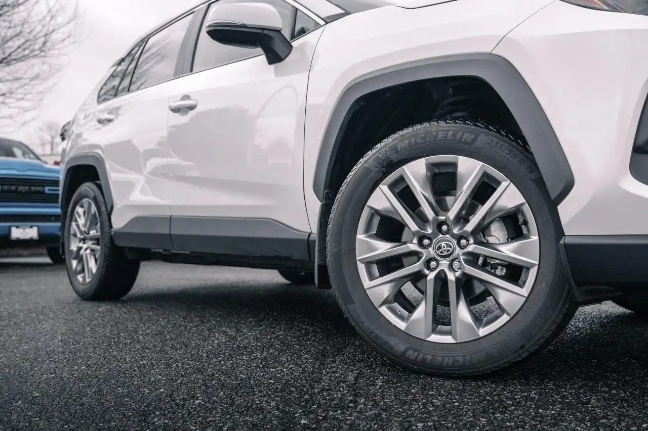 Toyota RAV 4 снимка Toyota RAV 4
