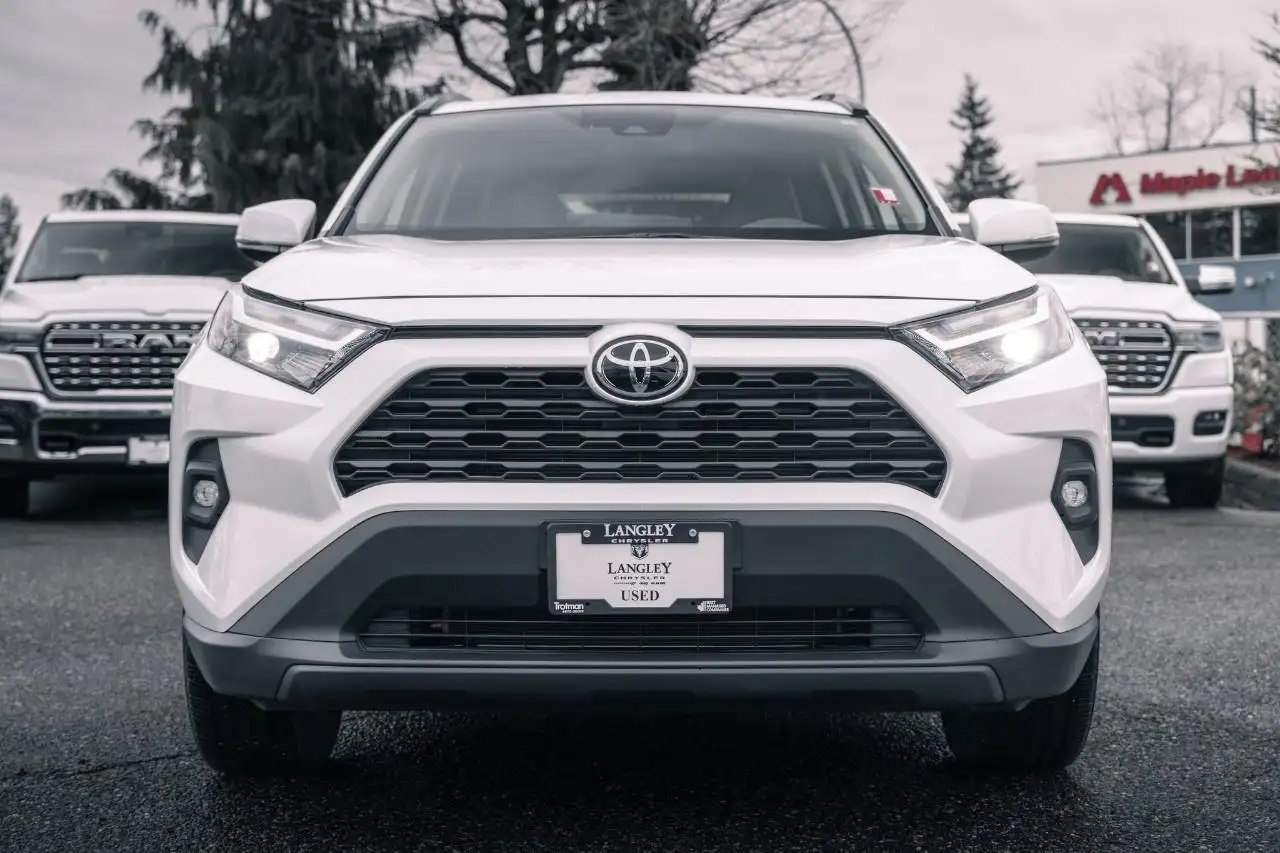 Toyota RAV 4 снимка Toyota RAV 4