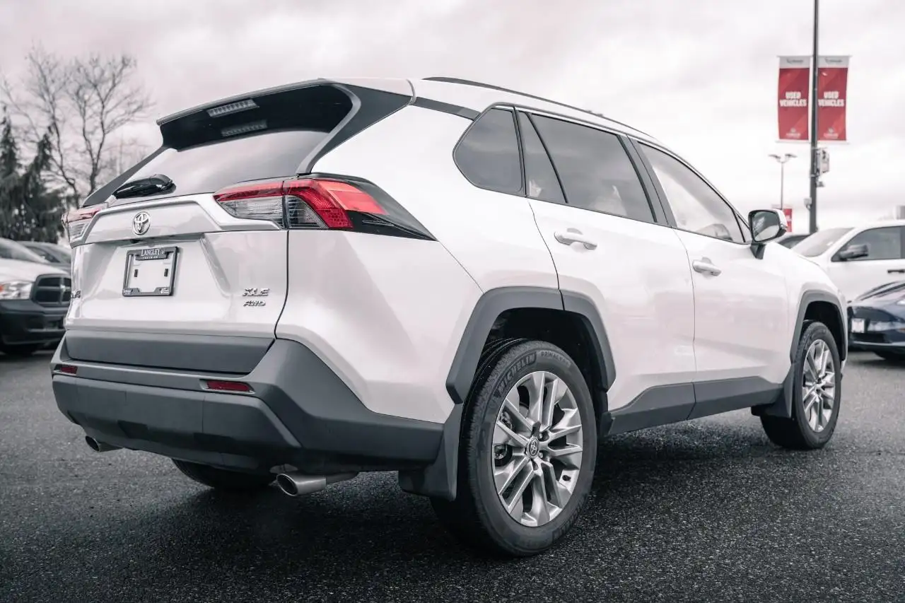 Toyota RAV 4 снимка Toyota RAV 4