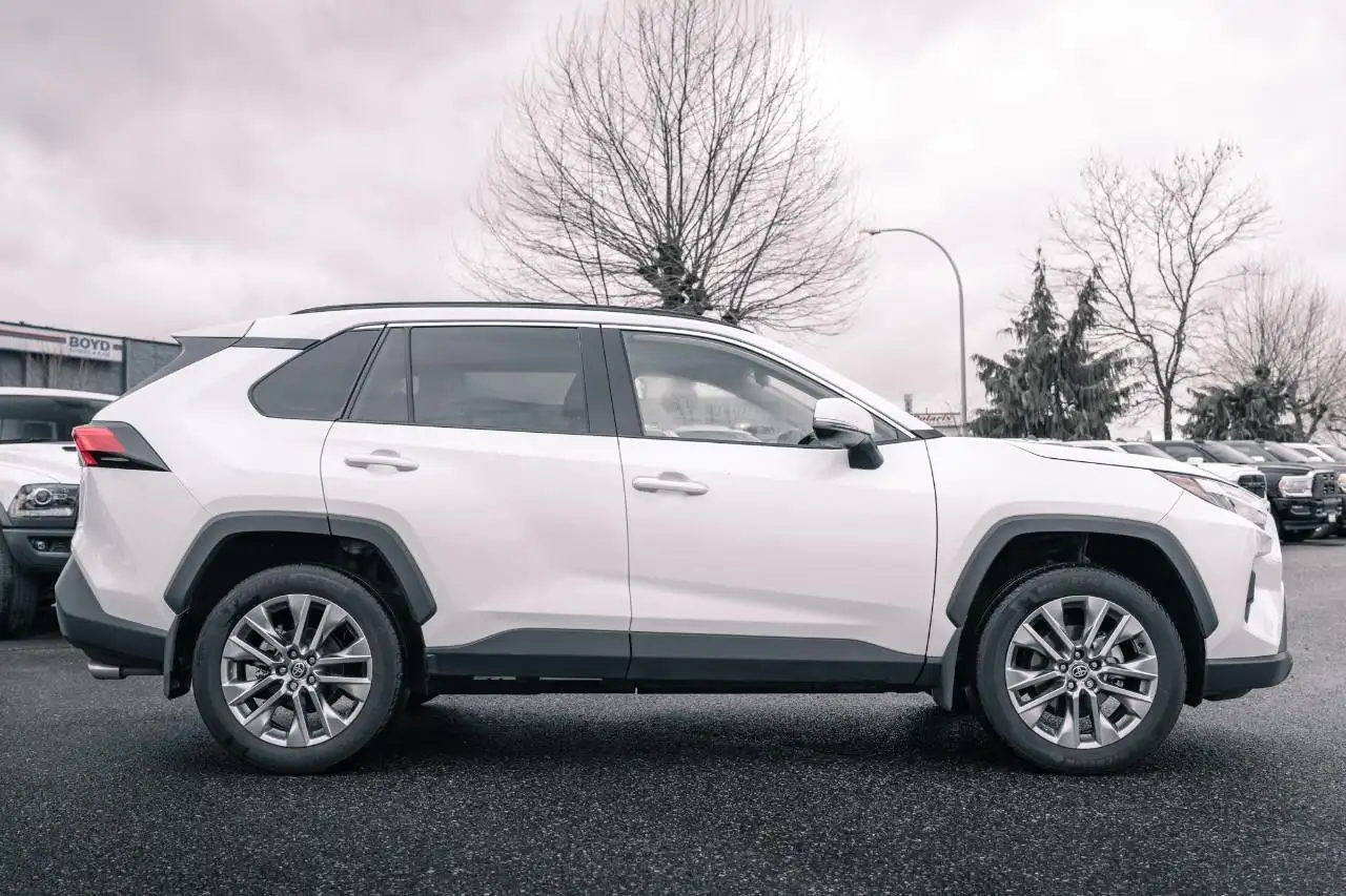 Toyota RAV 4 снимка Toyota RAV 4