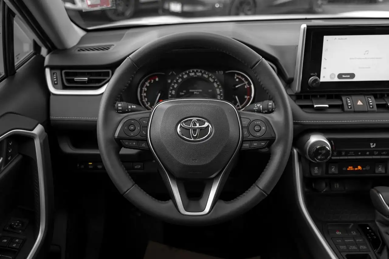 Toyota RAV 4 снимка Toyota RAV 4