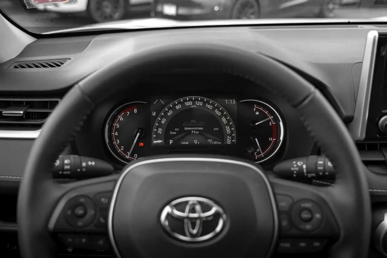 Toyota RAV 4 снимка Toyota RAV 4