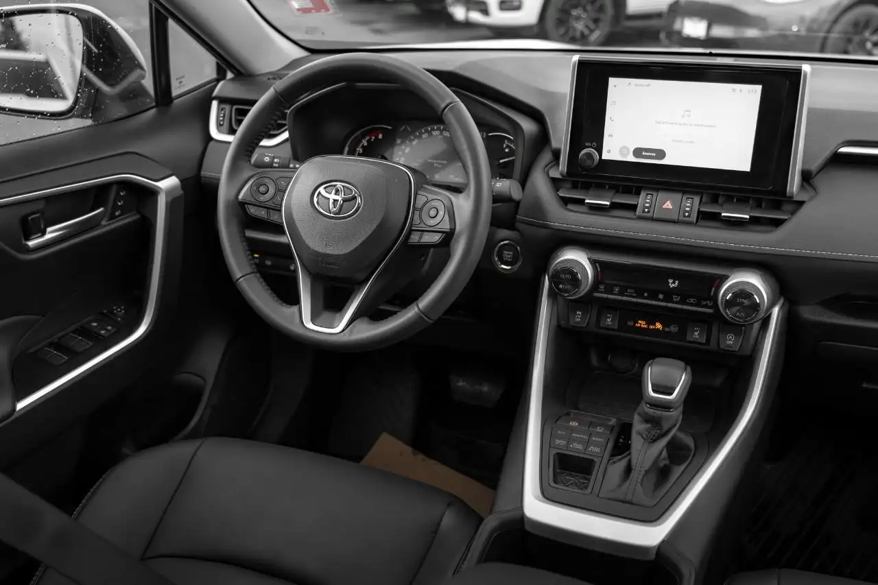 Toyota RAV 4 снимка Toyota RAV 4