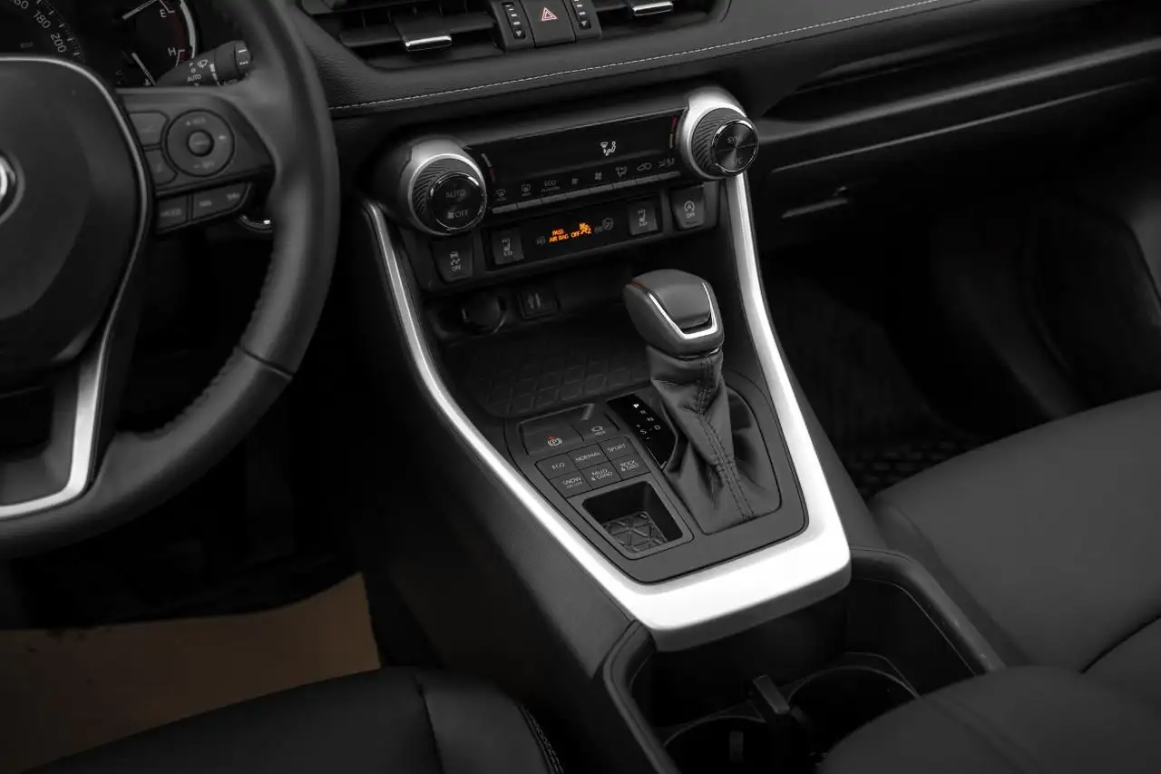 Toyota RAV 4 снимка Toyota RAV 4