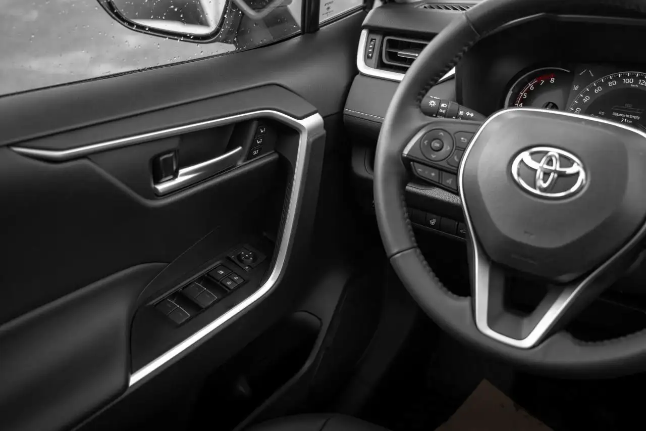 Toyota RAV 4 снимка Toyota RAV 4
