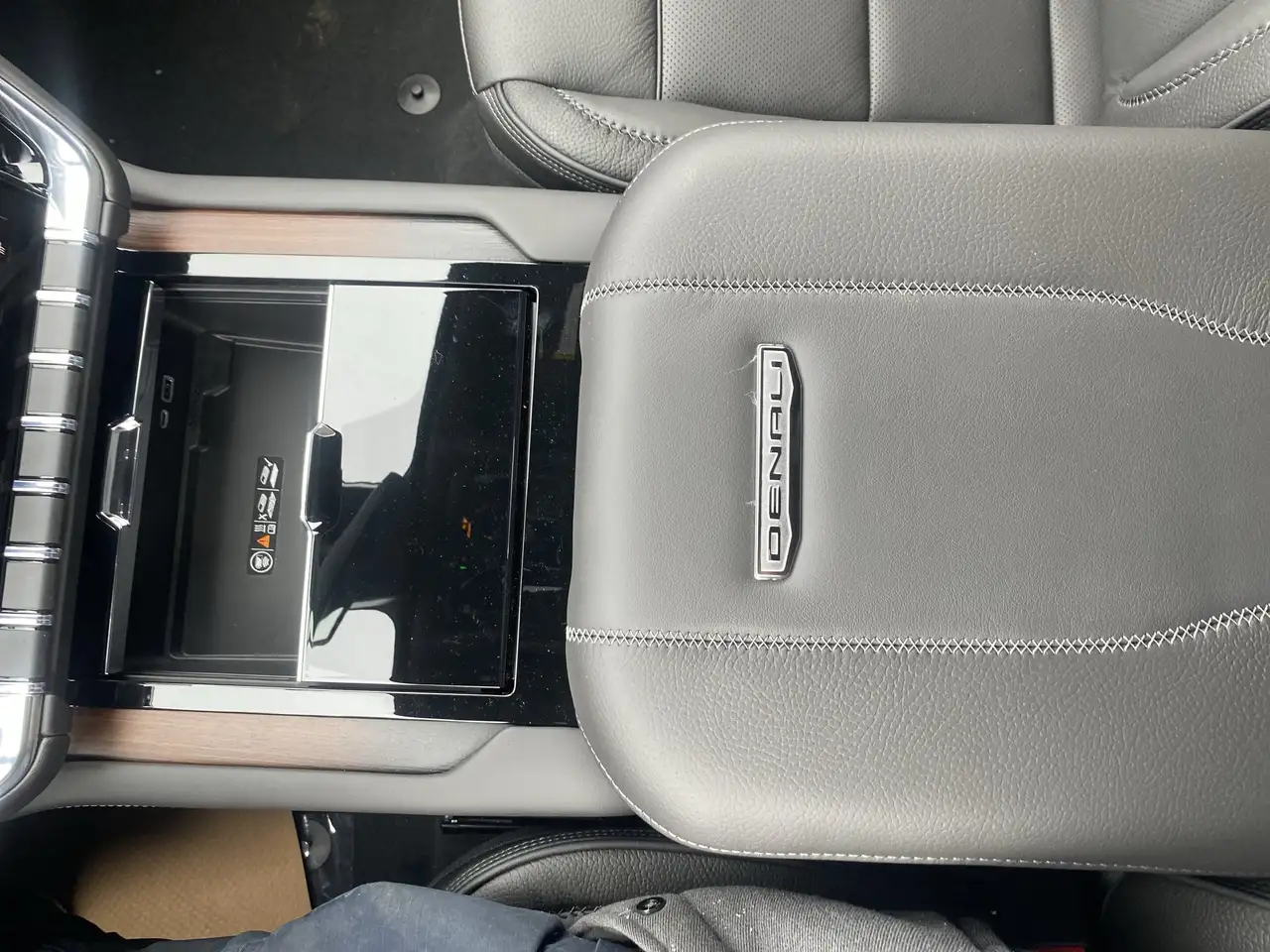 GMC Yukon photo GMC Yukon