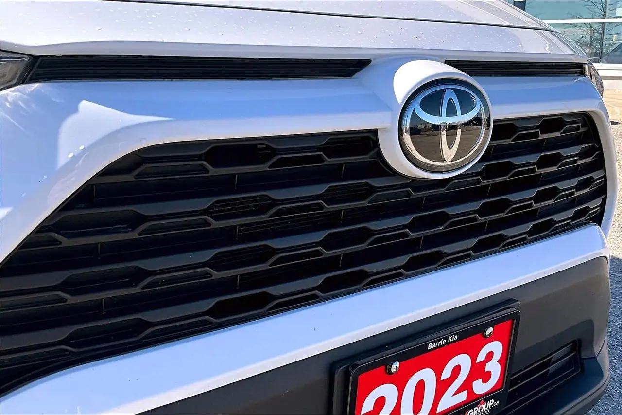 Toyota RAV 4 снимка Toyota RAV 4
