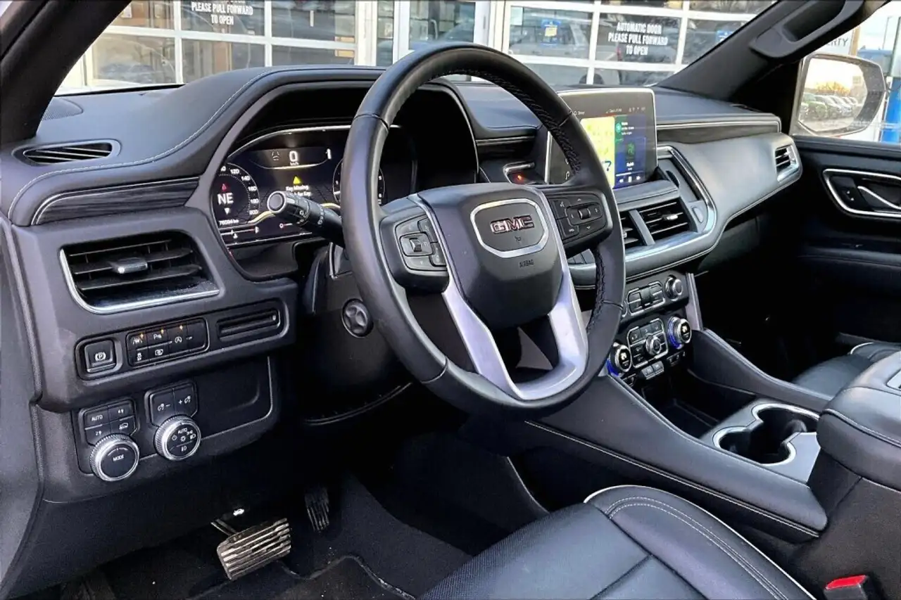 GMC Yukon photo GMC Yukon