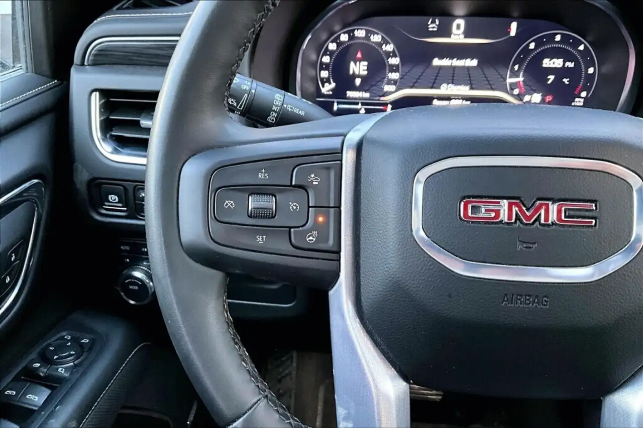 GMC Yukon photo GMC Yukon