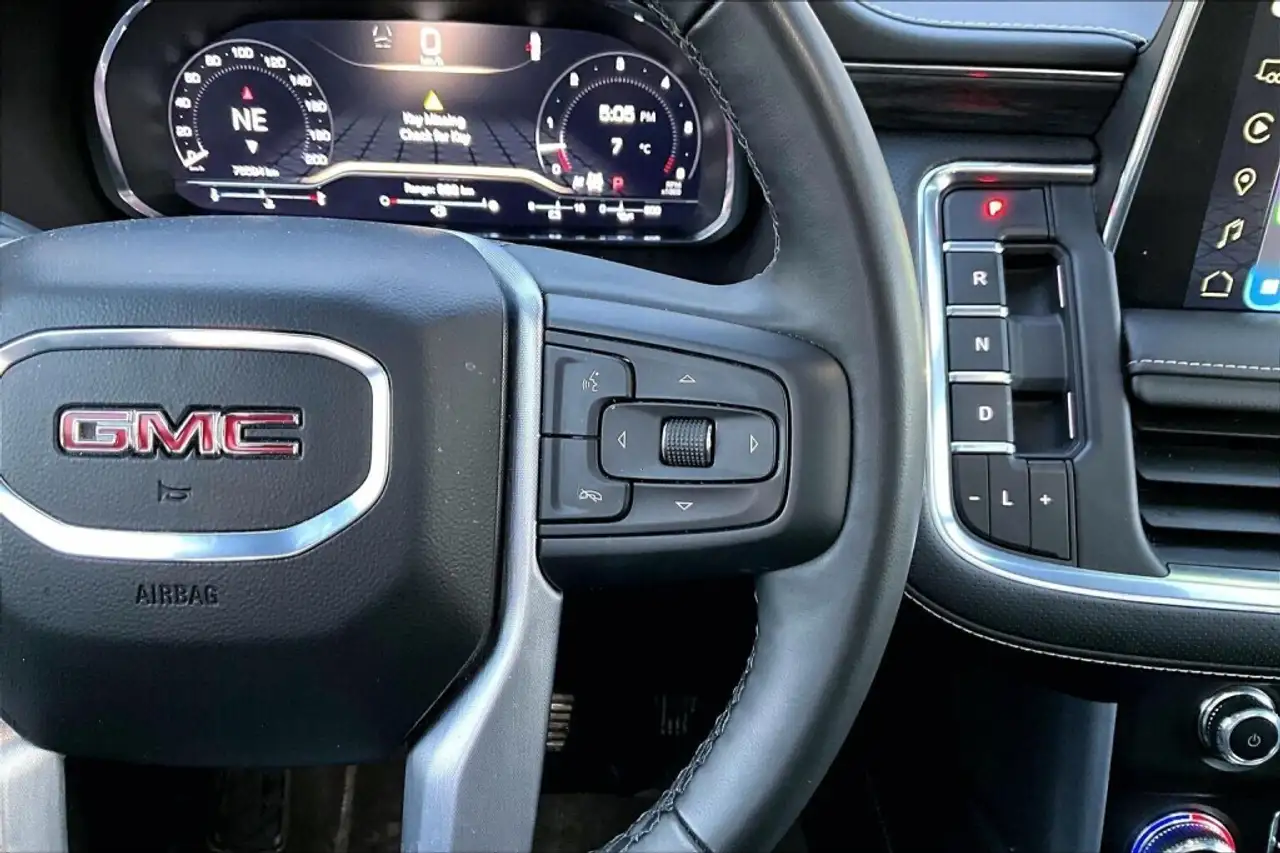 GMC Yukon photo GMC Yukon
