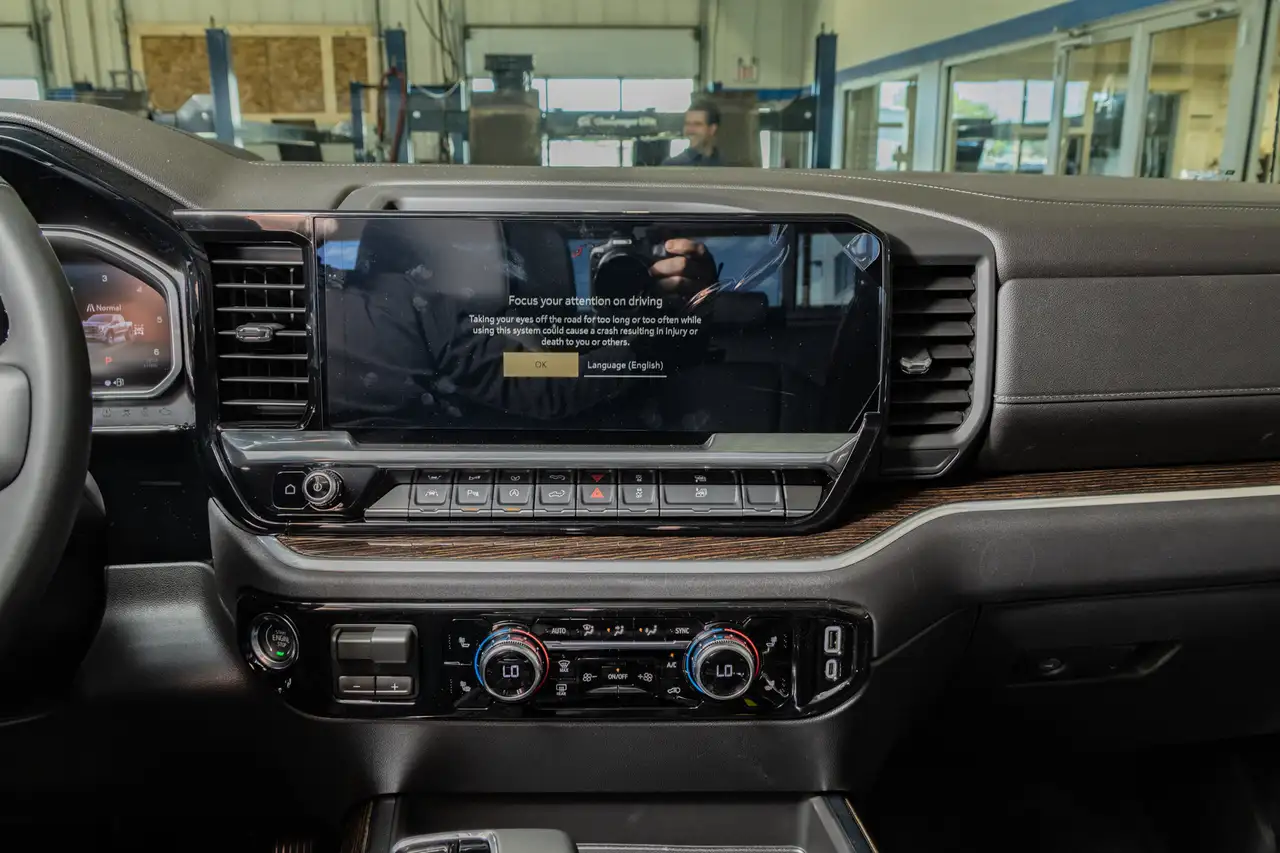 GMC Sierra 1500 снимка GMC Sierra 1500