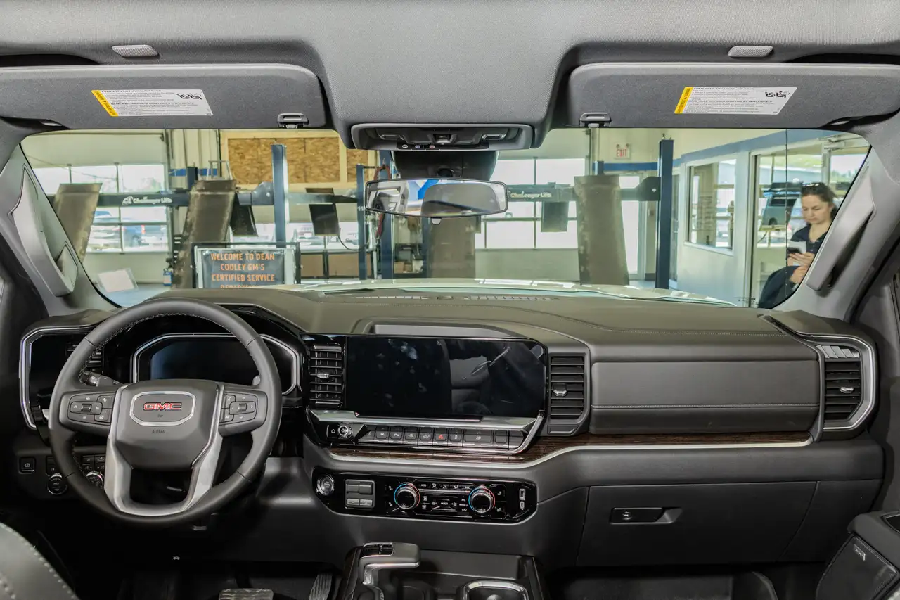GMC Sierra 1500 снимка GMC Sierra 1500