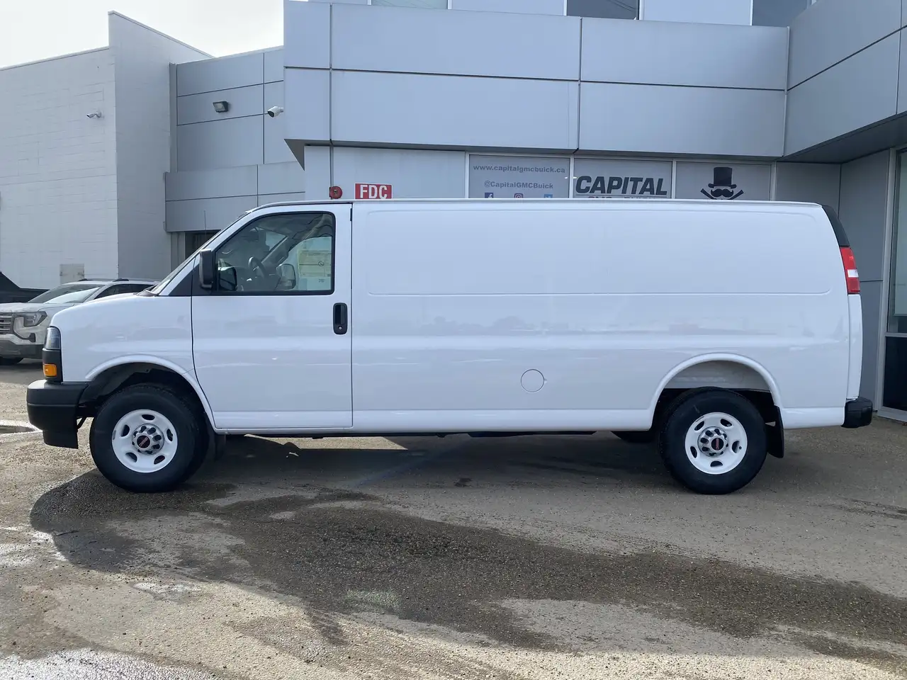 GMC Savana fotografie GMC Savana
