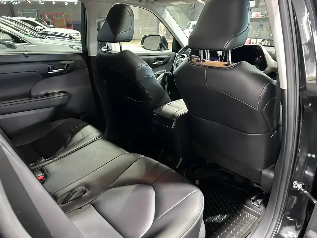 Toyota Highlander снимка Toyota Highlander