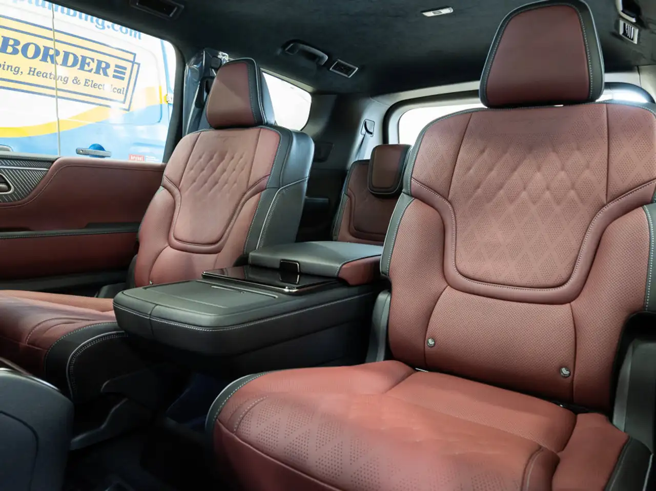 Infiniti QX80 снимка Infiniti QX80