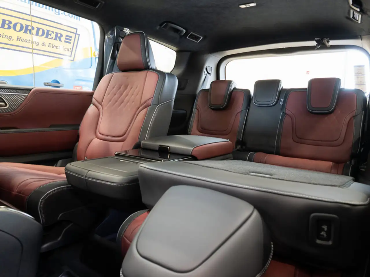 Infiniti QX80 снимка Infiniti QX80