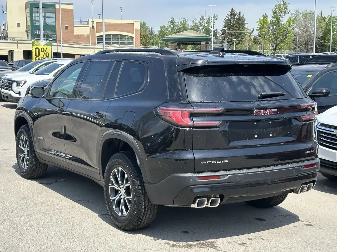 GMC Acadia снимка GMC Acadia
