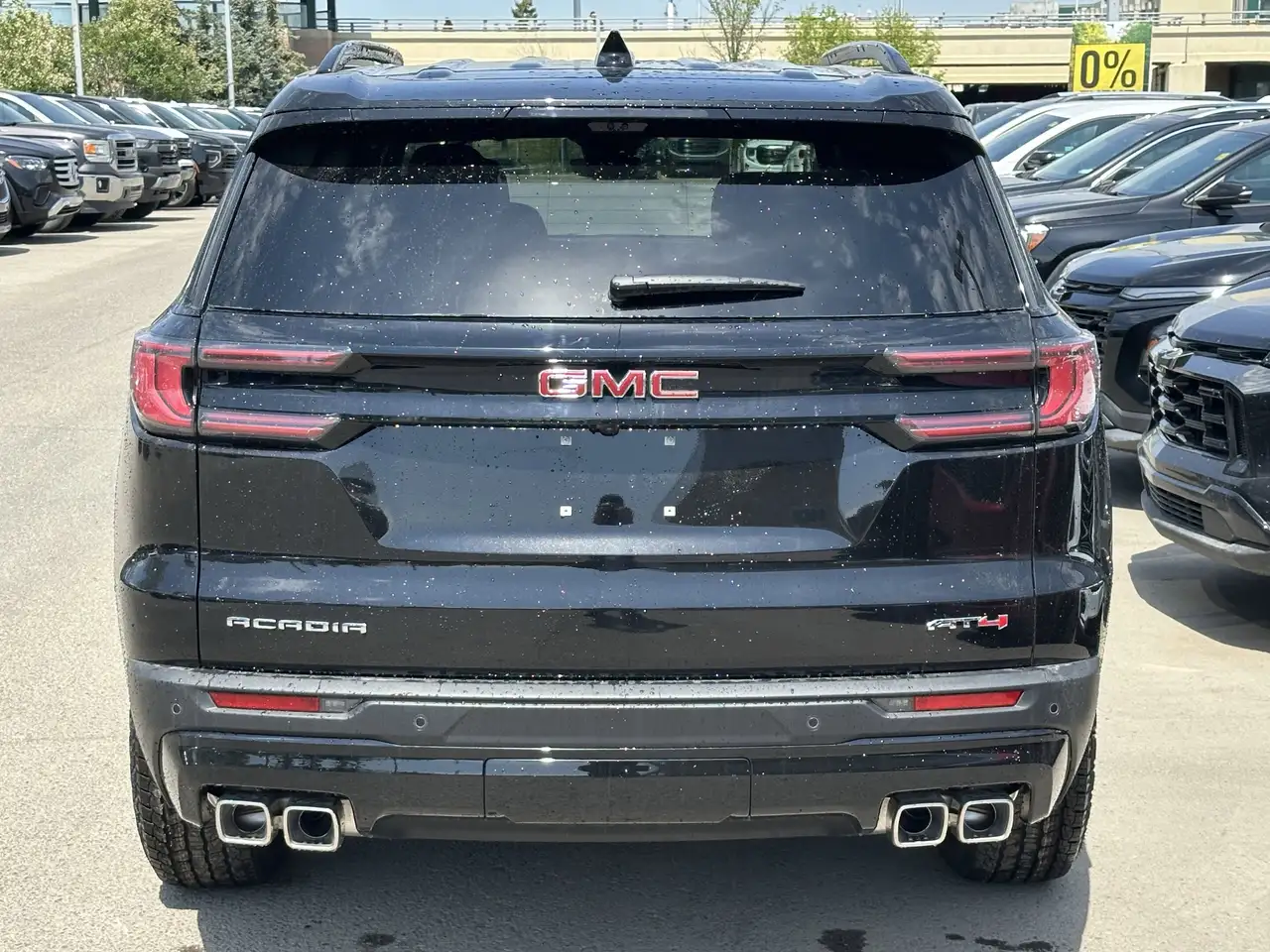 GMC Acadia снимка GMC Acadia