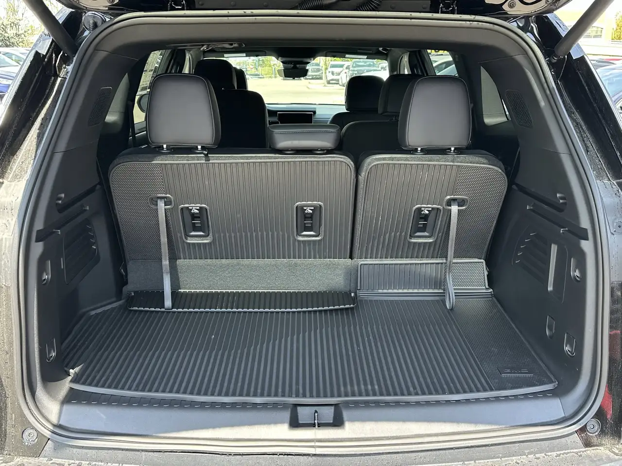 GMC Acadia снимка GMC Acadia