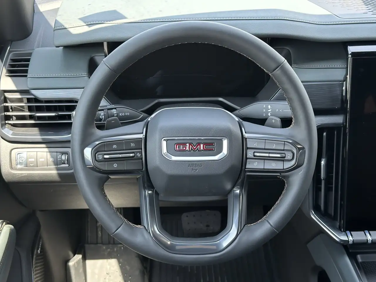 GMC Acadia снимка GMC Acadia