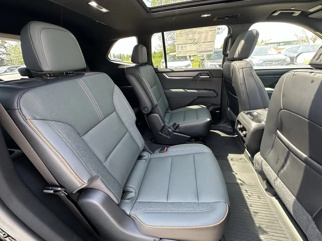 GMC Acadia снимка GMC Acadia