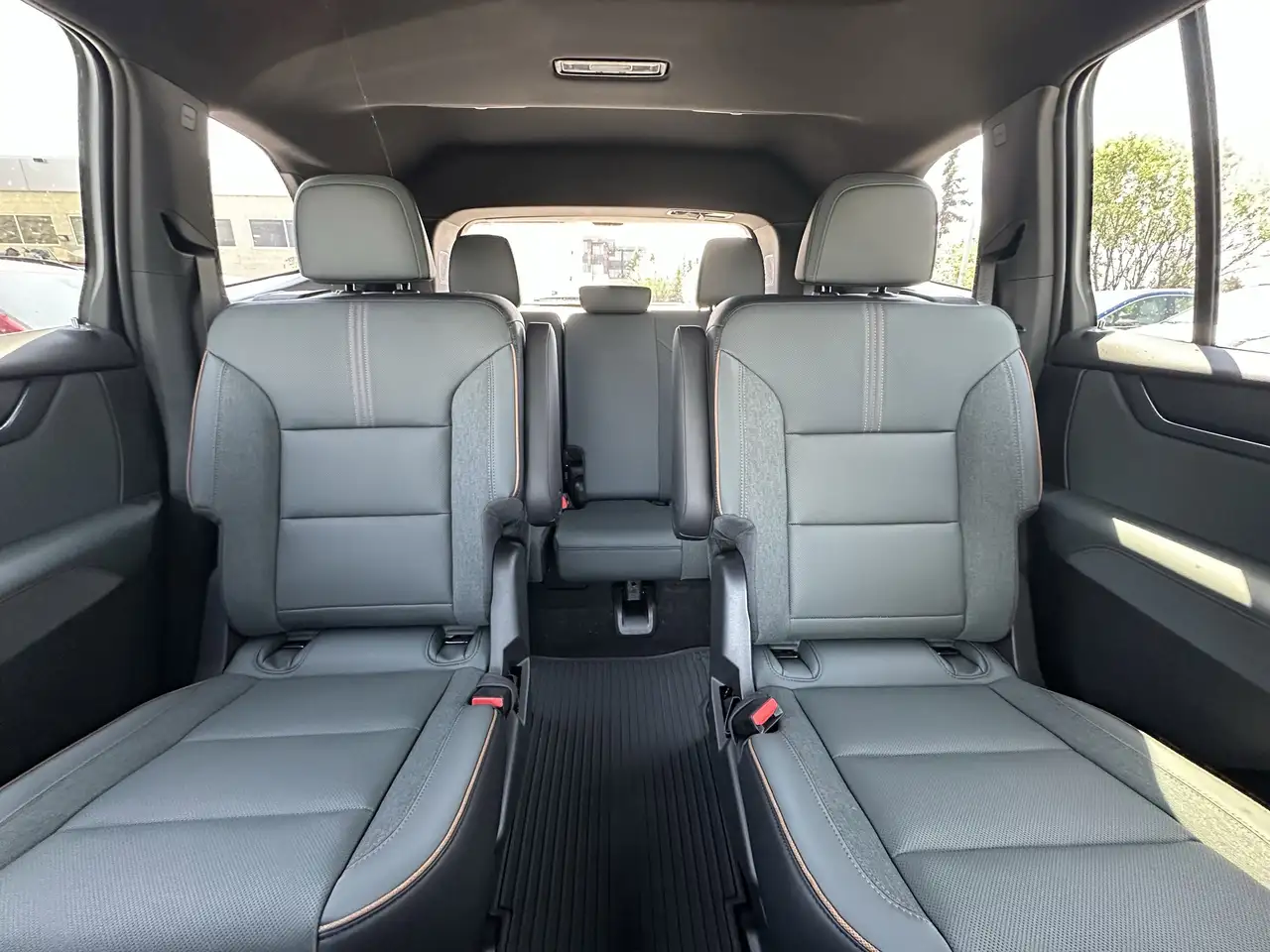 GMC Acadia снимка GMC Acadia