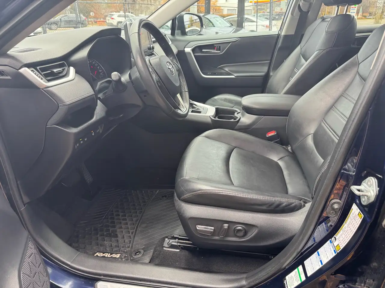 Toyota RAV 4 снимка Toyota RAV 4