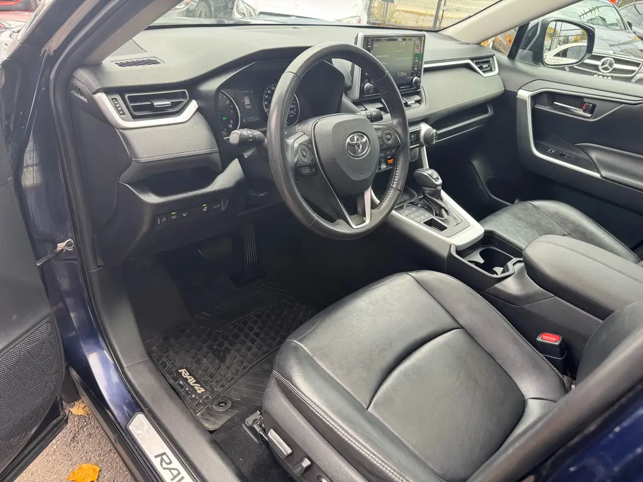Toyota RAV 4 снимка Toyota RAV 4