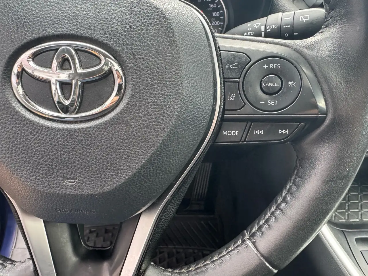 Toyota RAV 4 снимка Toyota RAV 4