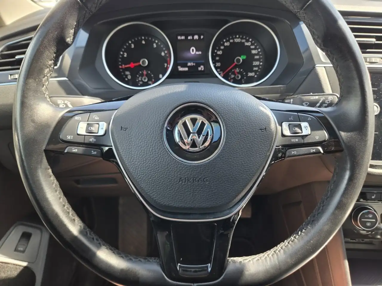 Volkswagen Tiguan снимка Volkswagen Tiguan