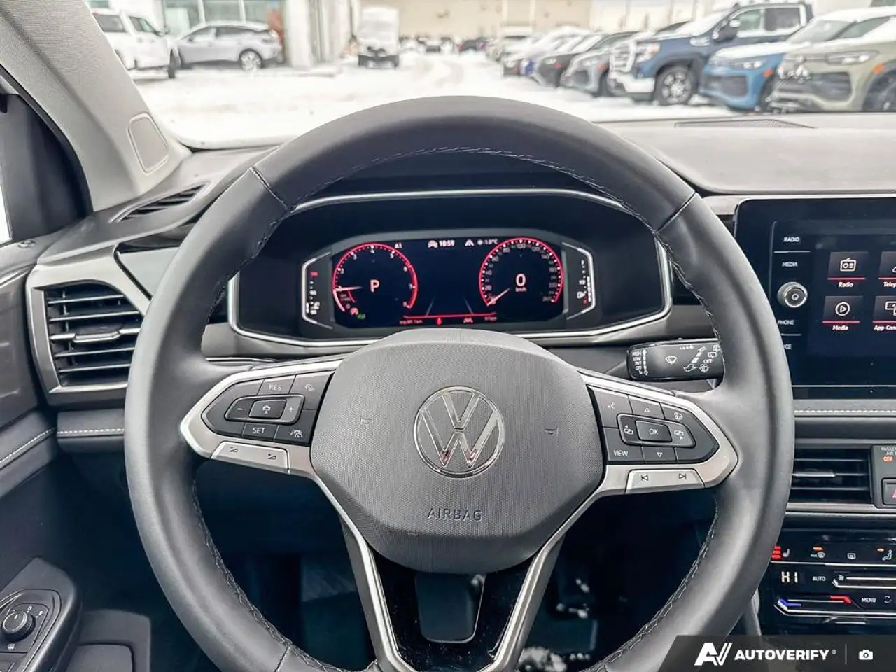 Volkswagen Taos снимка Volkswagen Taos