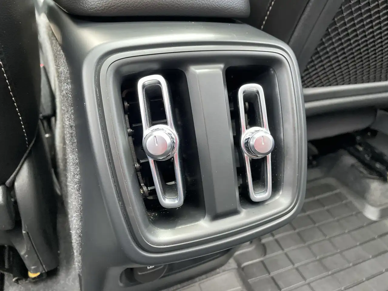 Volvo XC40 photo Volvo XC40