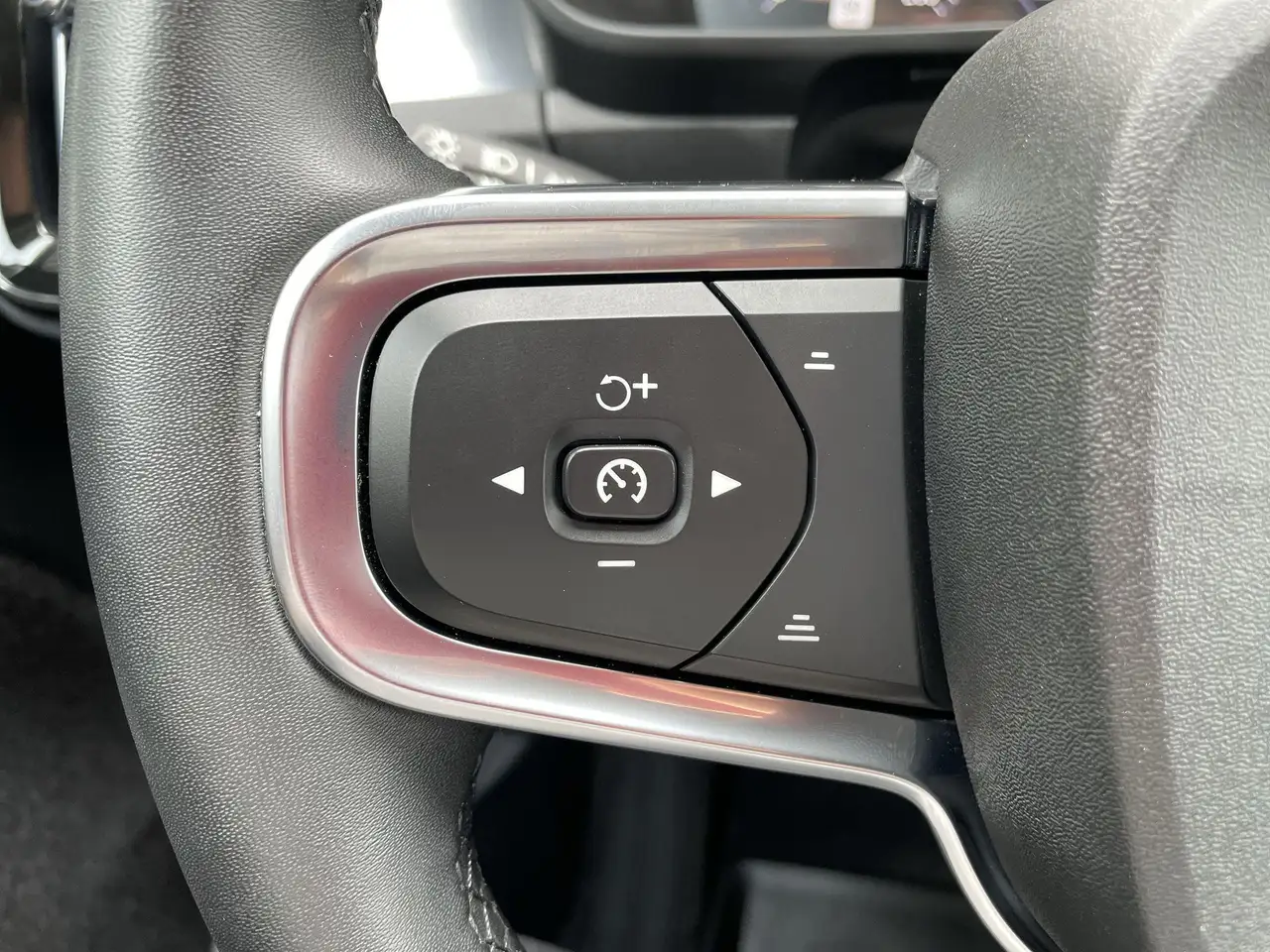 Volvo XC40 photo Volvo XC40