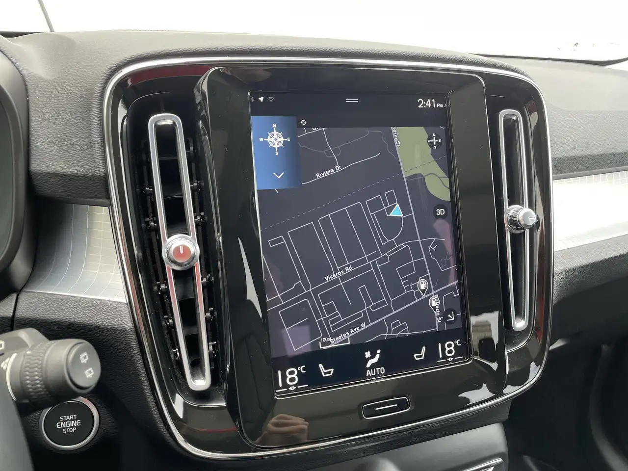 Volvo XC40 photo Volvo XC40