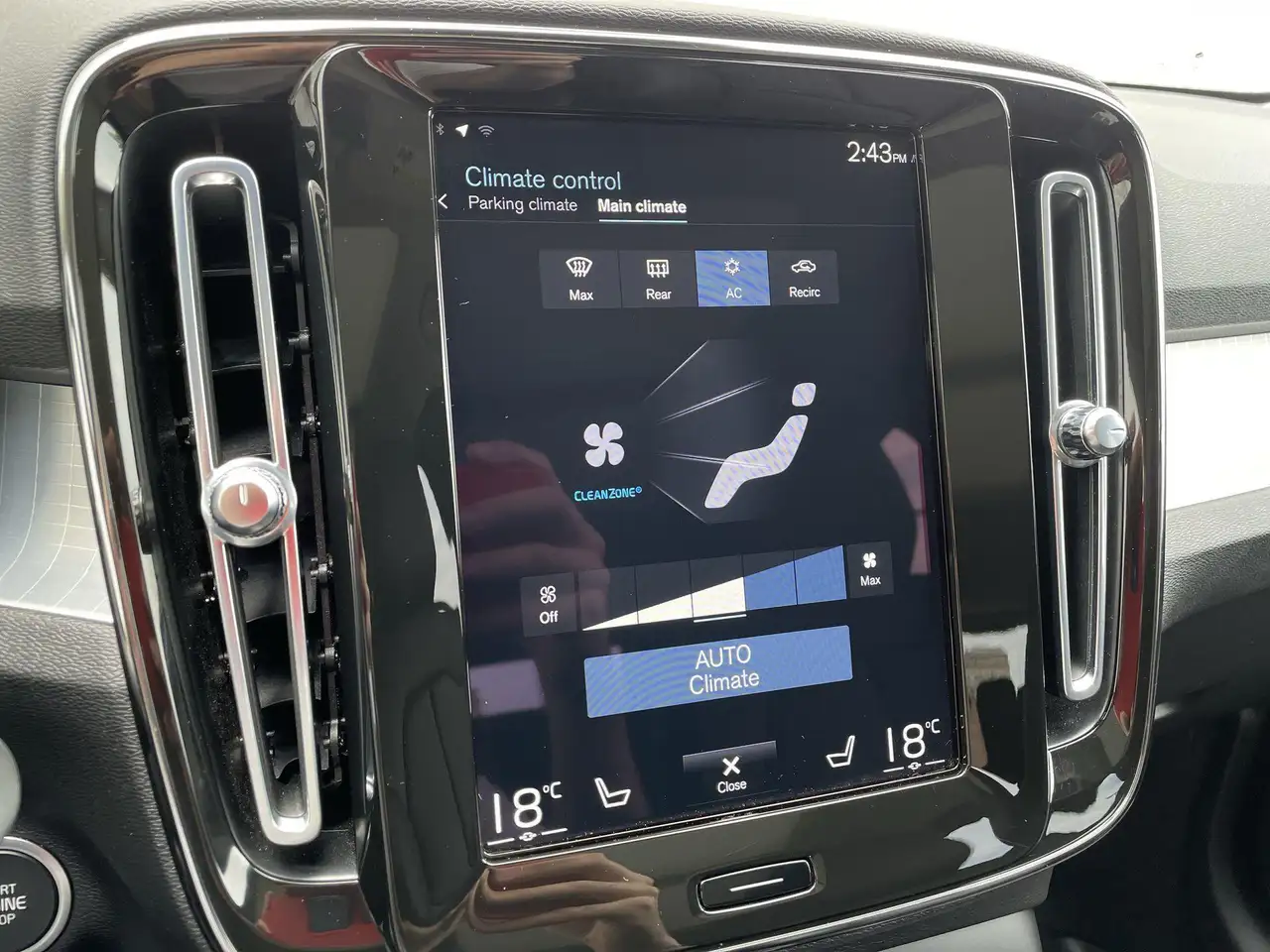 Volvo XC40 photo Volvo XC40