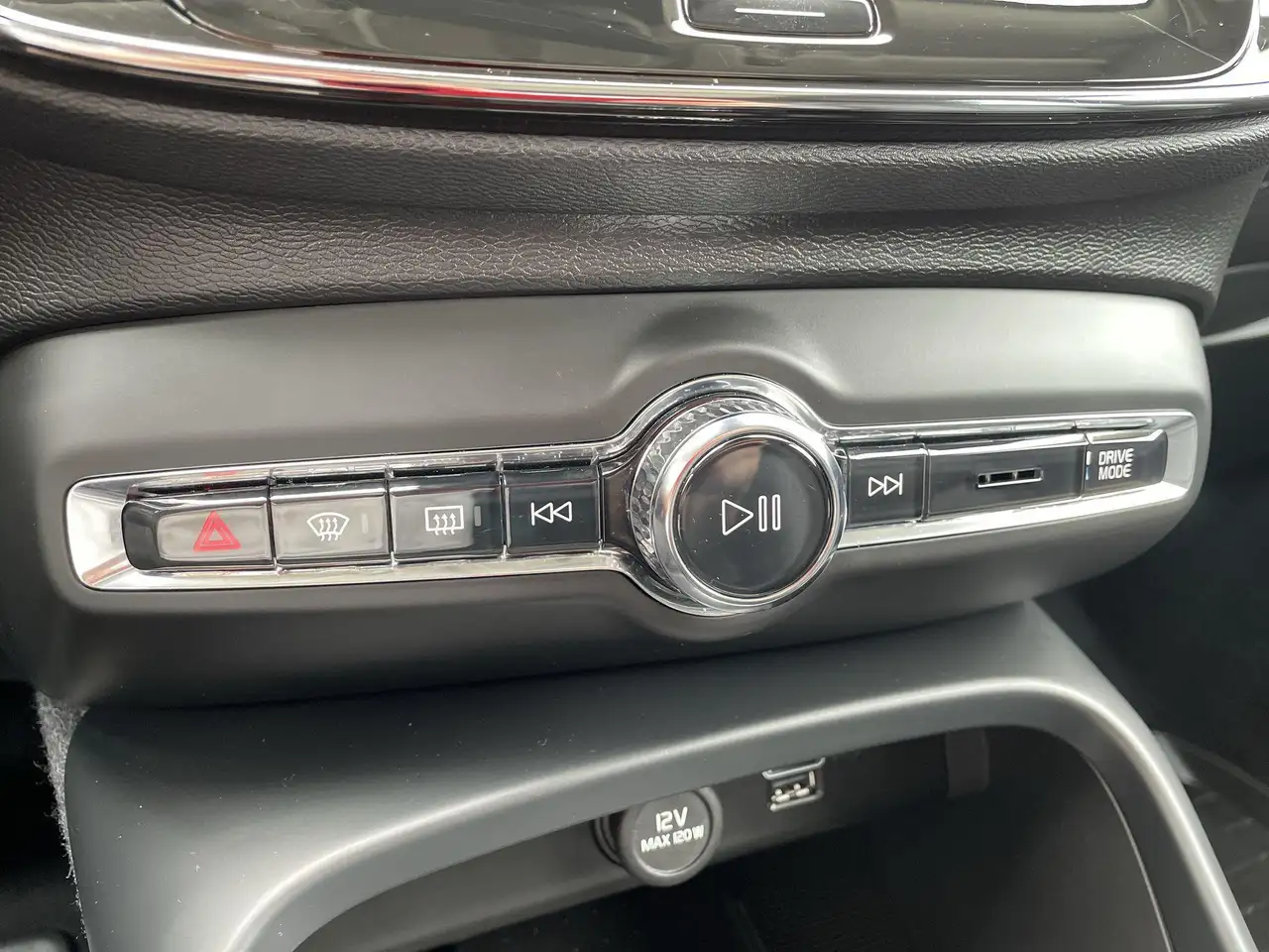 Volvo XC40 photo Volvo XC40