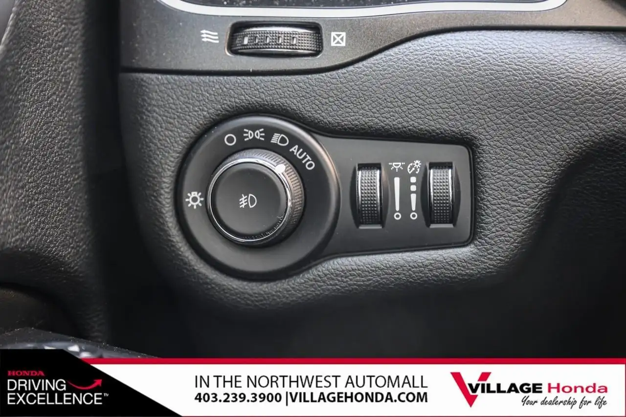 Jeep Cherokee photo Jeep Cherokee